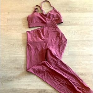 Lu Lu set bra wrkout align pant